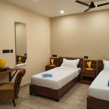 Hotel Windsor Plaza Hyderabad Exteriör bild