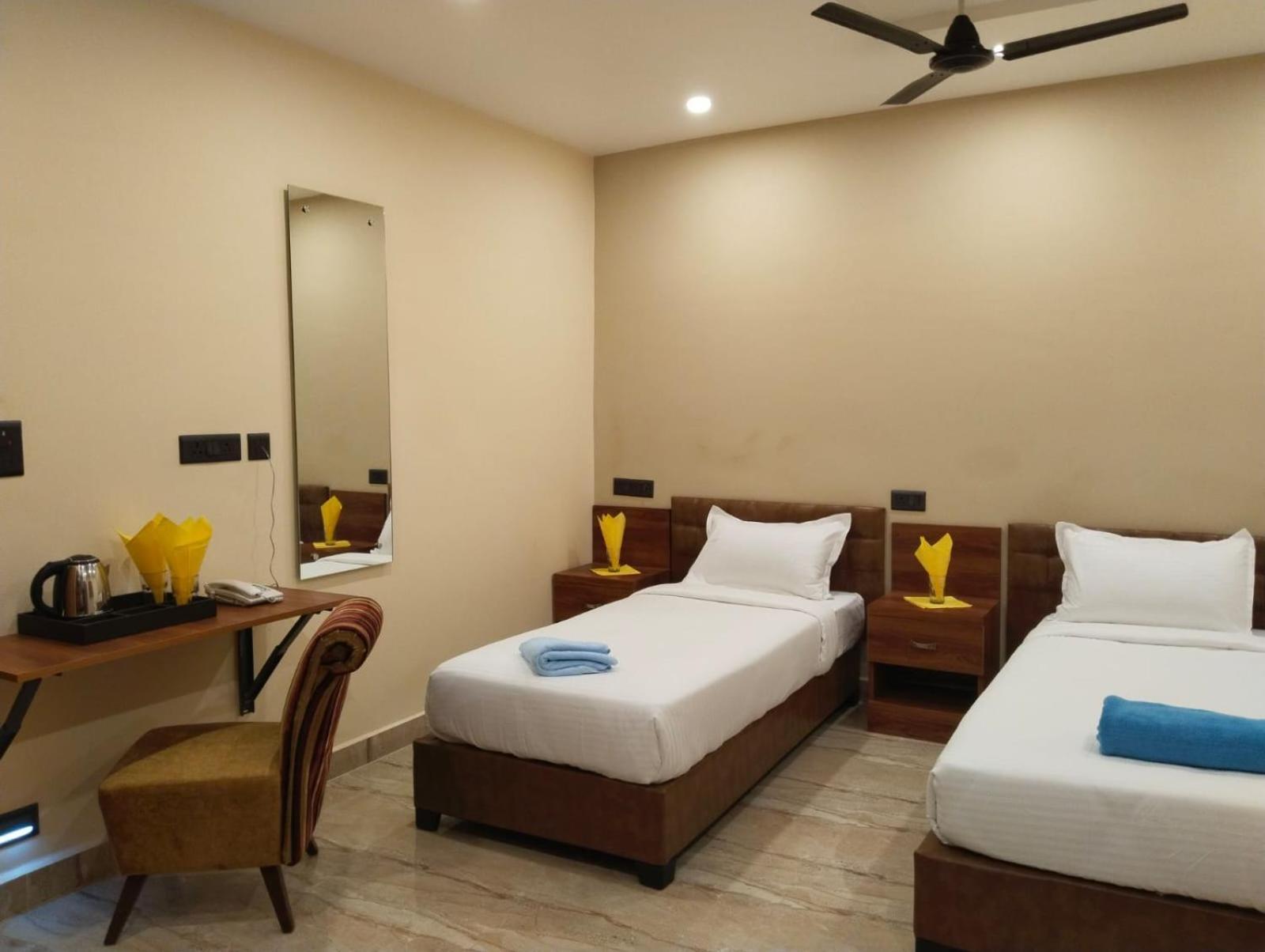 Hotel Windsor Plaza Hyderabad Exteriör bild